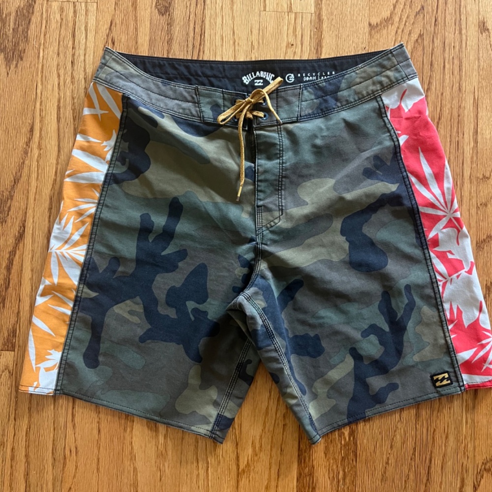 Billabong Board Shorts size 32